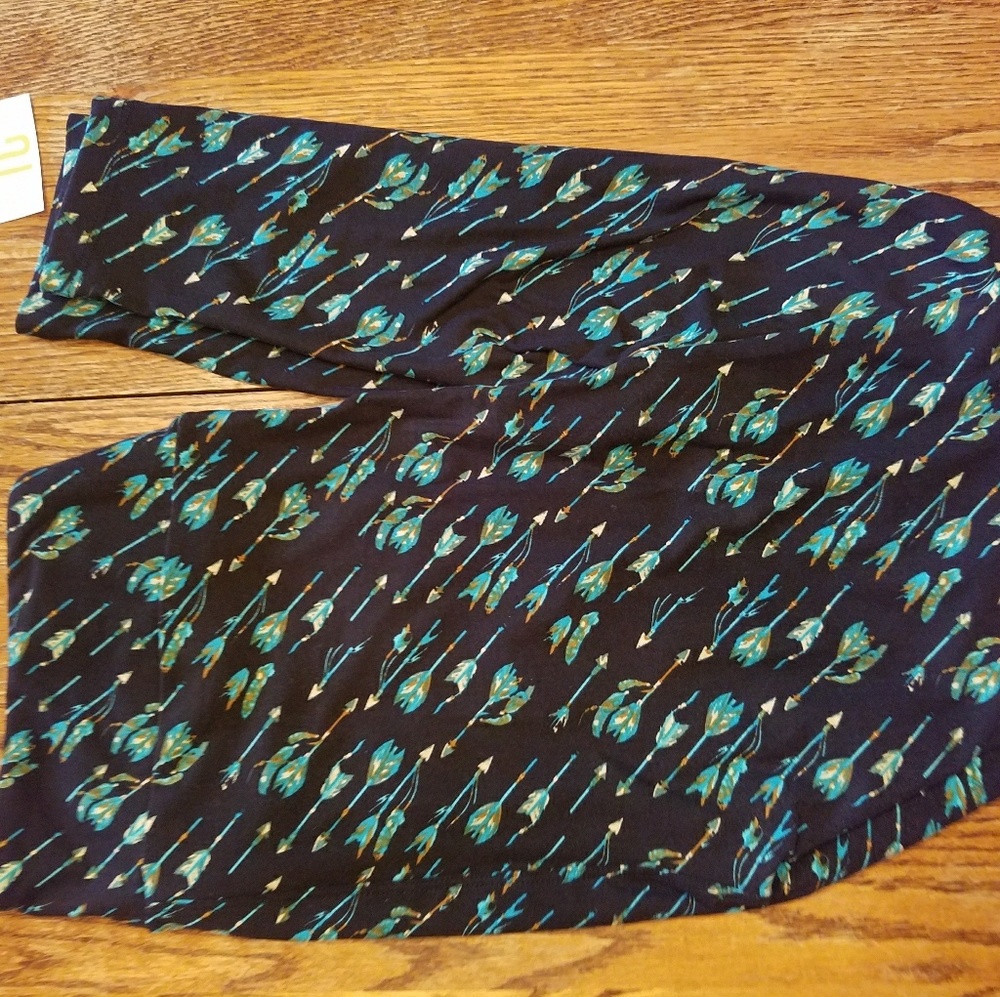 Lularoe NWT arrows leggings